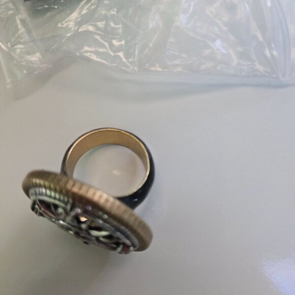 Patricia Nash NWOT Twotone Compass Ring Goldtone Silvertone Black Enamel Size 10 - Picture 4 of 7